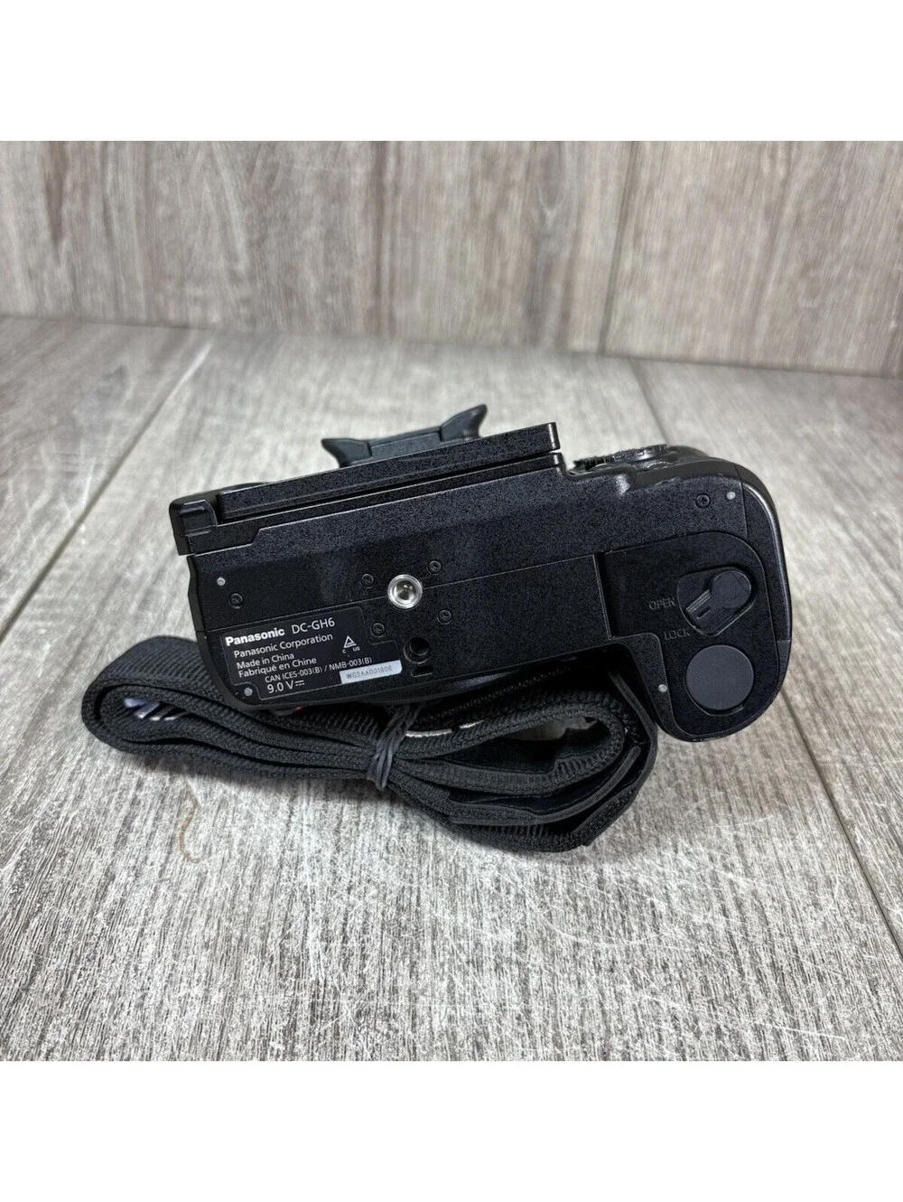 Panasonic Lumix GH6 25.2MP Mirrorless Camera Body Bundle Batteries & Charger